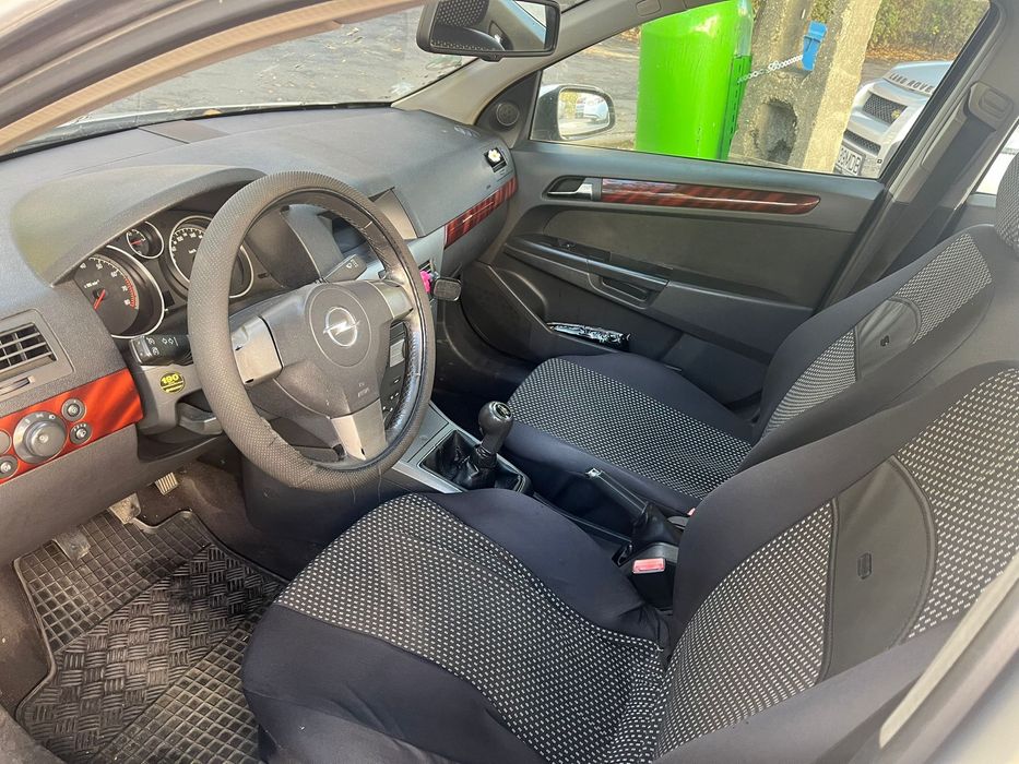 Vând Opel AstraH, an 2005