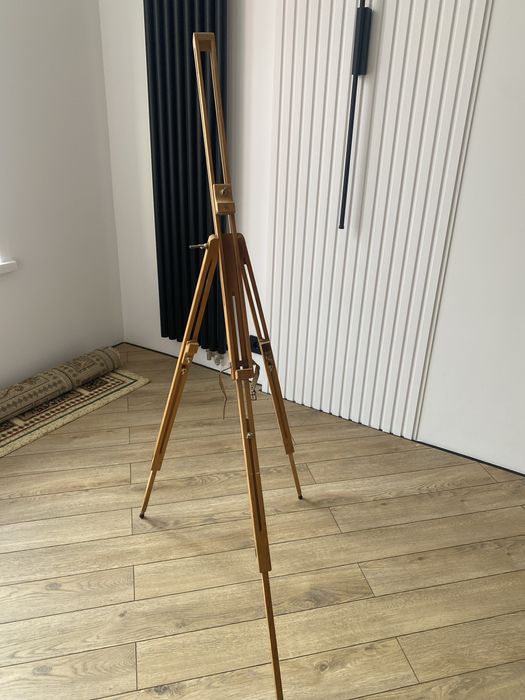 Мольберт тренога б/у