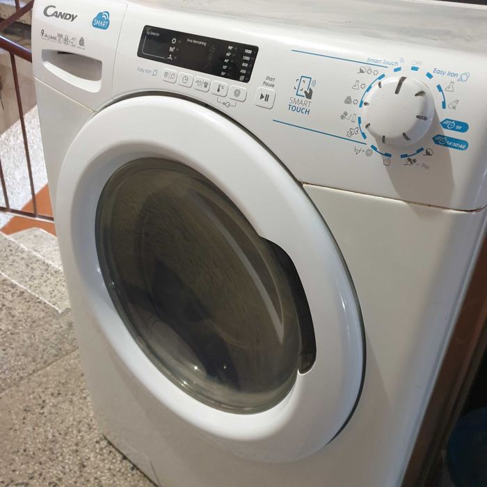 Пералня със сушилня  CANDY на 5 години.