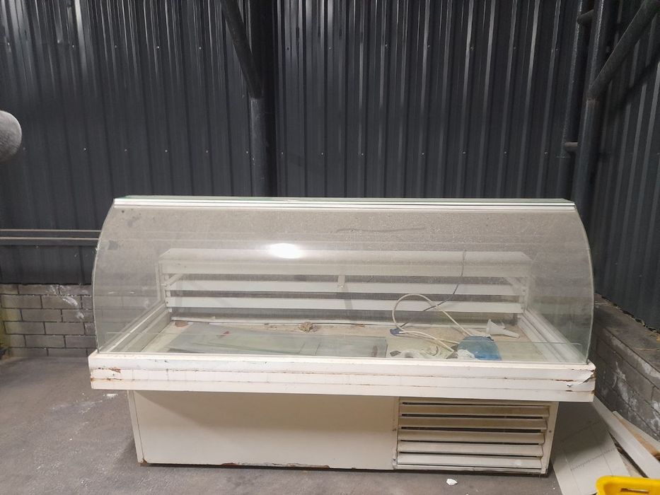 Vitrina xaladelnik 2 metr