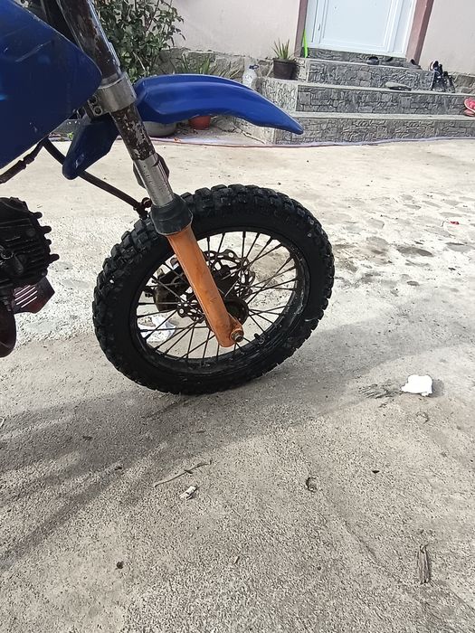 Vând/schimb cross 125cc 2000 lei negociabil