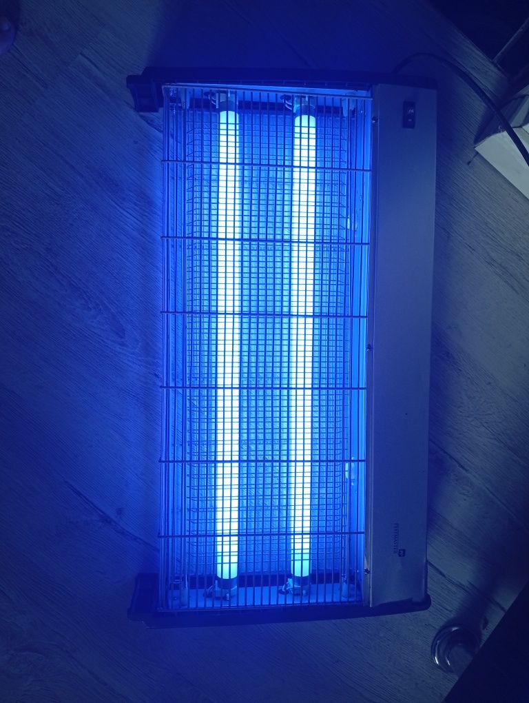 Radiator Aparat/lampa Anti-Insecte®, tantari, muste cu lumina UV