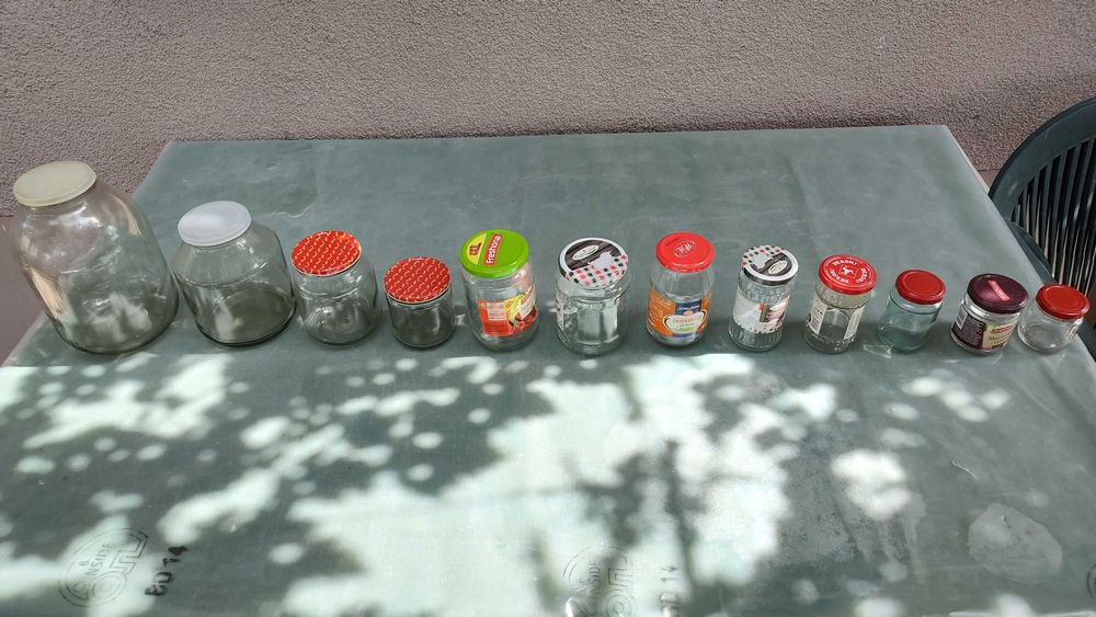 Стъклени буркани