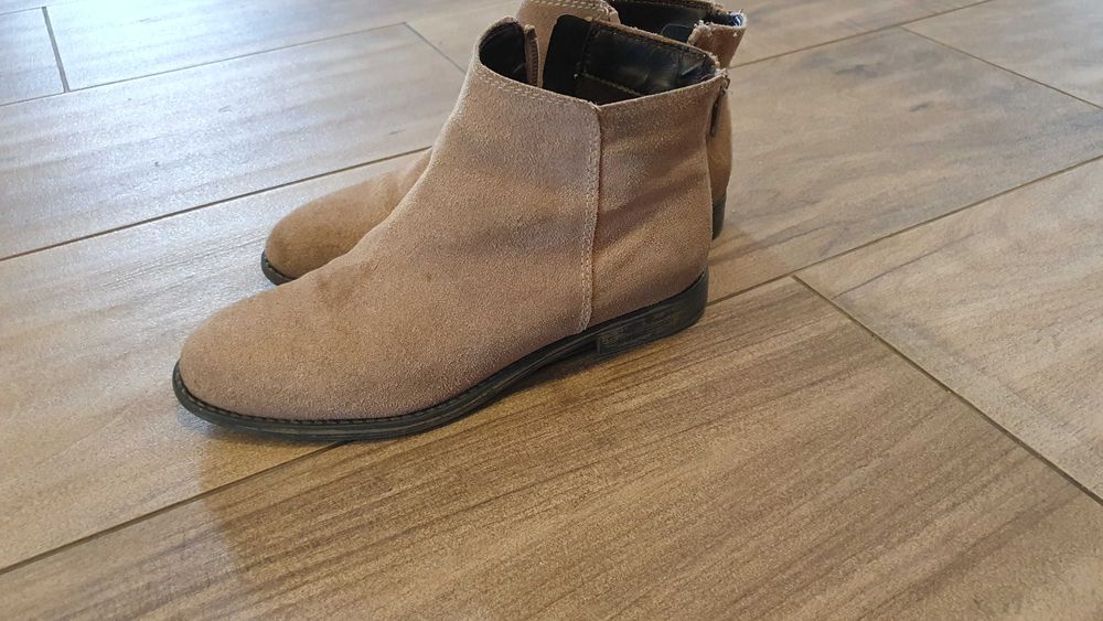 Ghete din piele intoarsa CCC