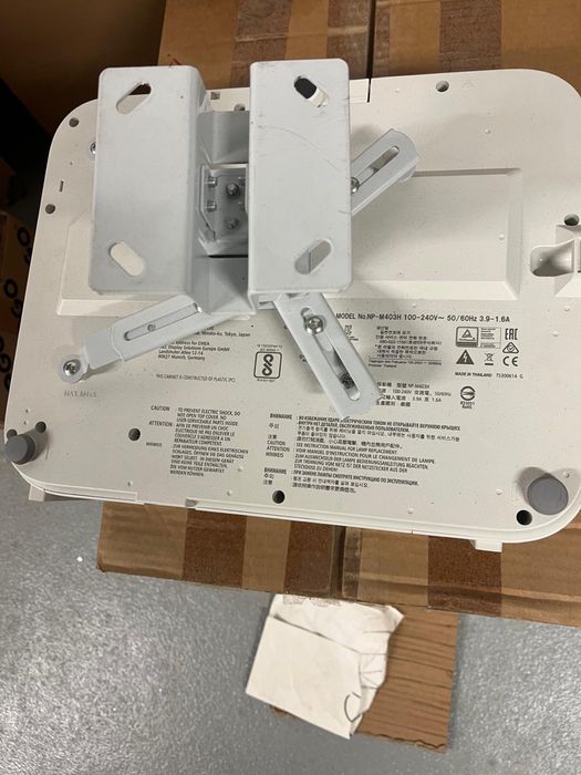 Vand Proiector NEC M403H Full HD +Ecran Proiector Elite Screens