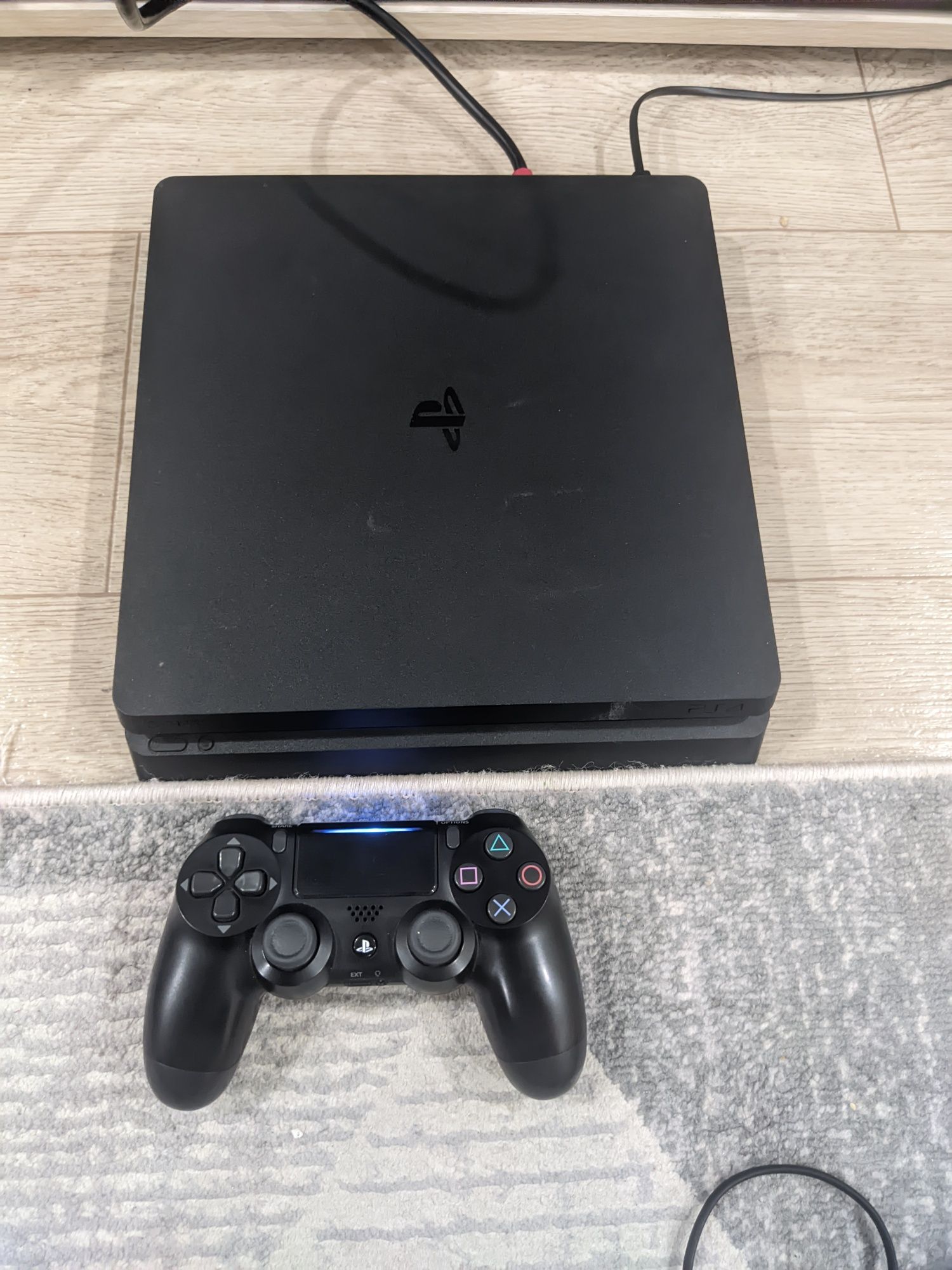 Продам PS4 Slim 1TB