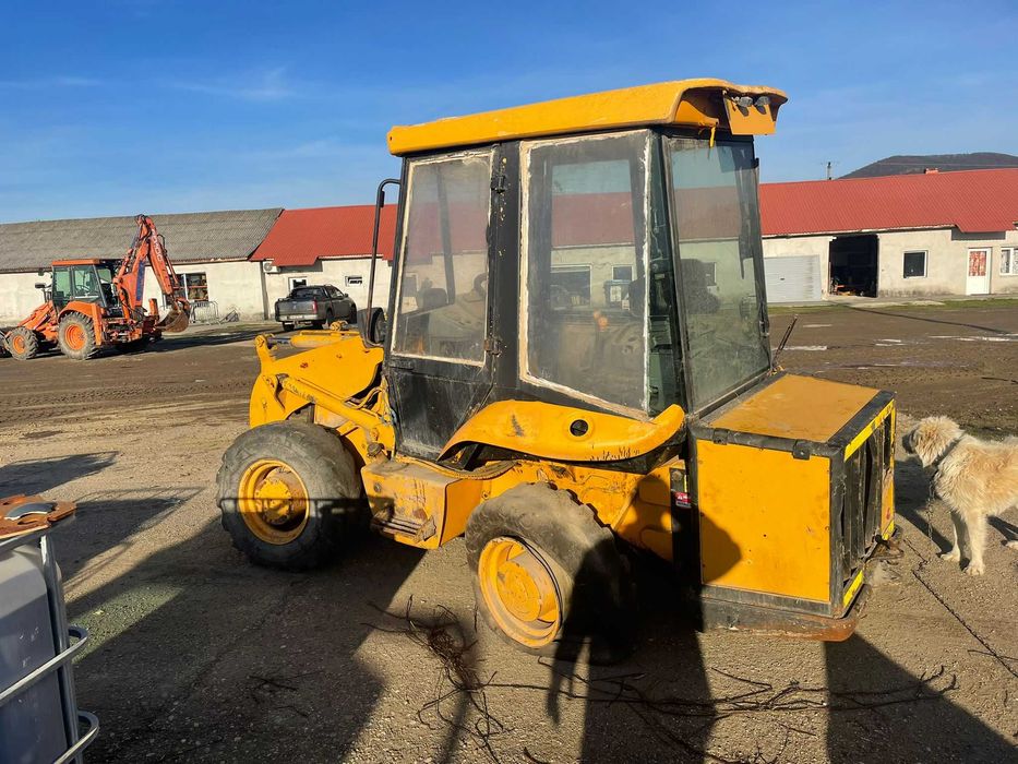 Dezmembrez buldoexcavator JCB 2CX