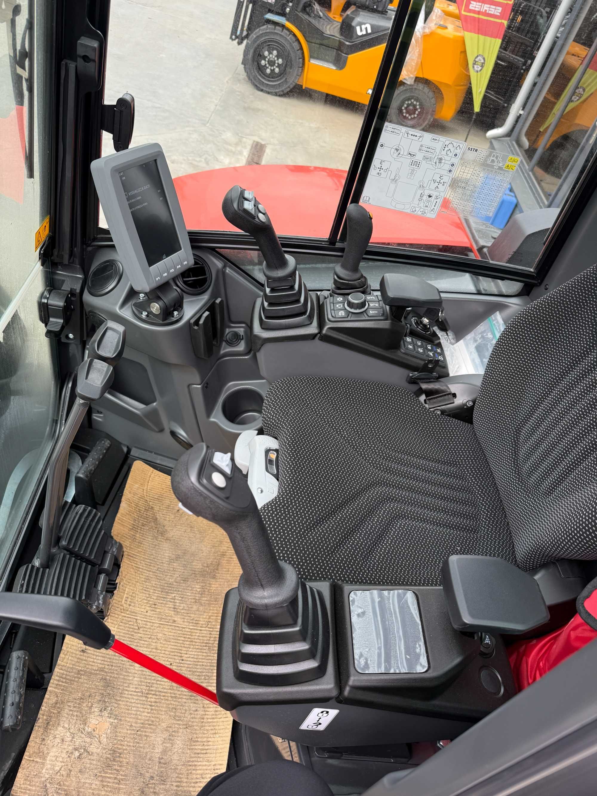 Mini Excavator NOU EUROCOMACH 55TR Italia 5,5t 5 ANI Garantie 3 Cupe