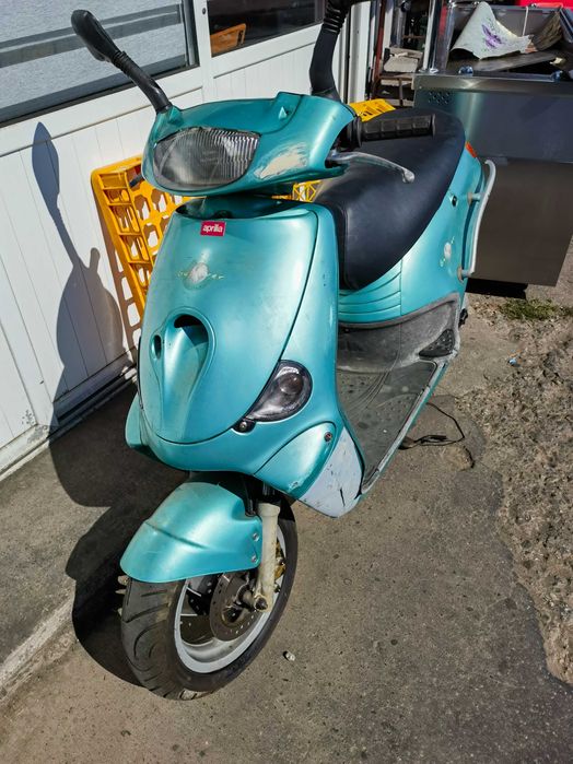 Vând. scuter. Motor în 2 timpi