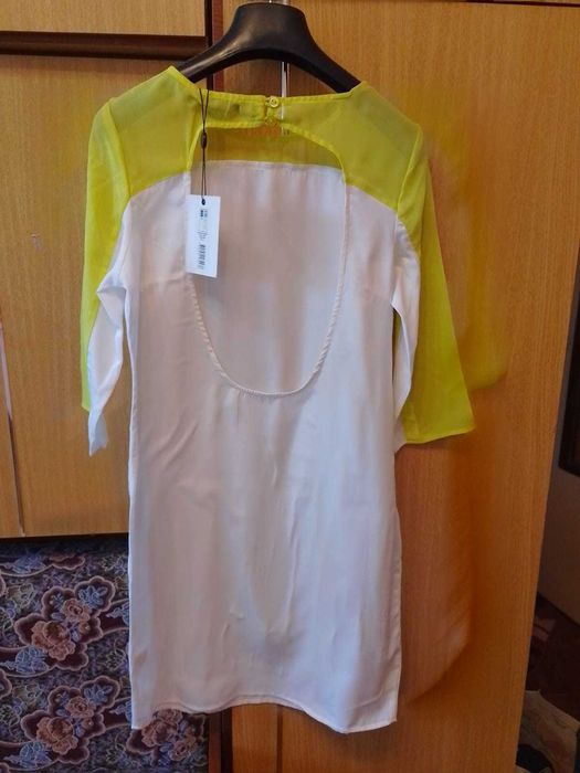 Rochie plaja marimea 36-S noua alb si galben neon