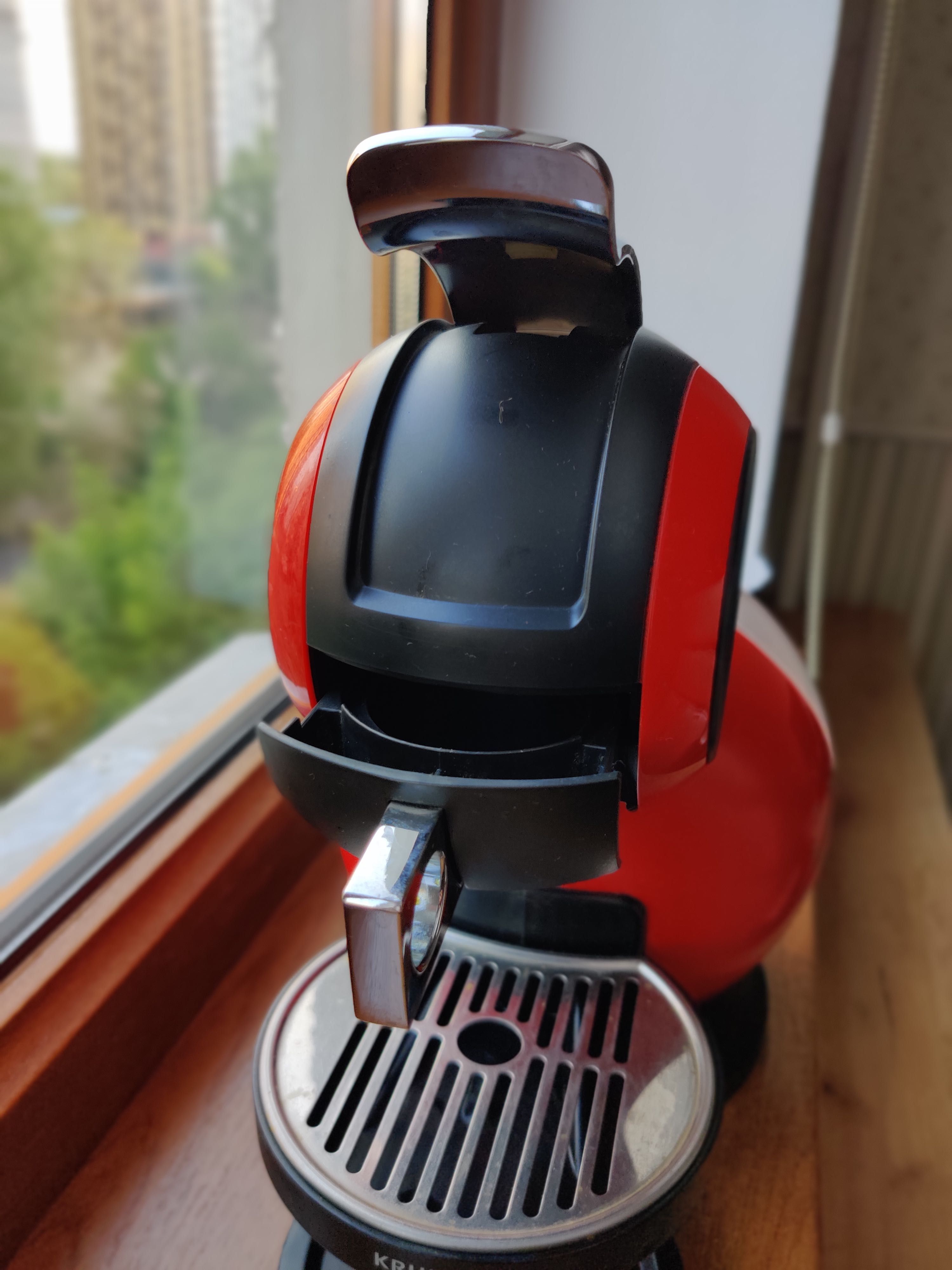 Кофемашина Nescafe Dolce Gusto Philips Капсульная в отличном состоянии