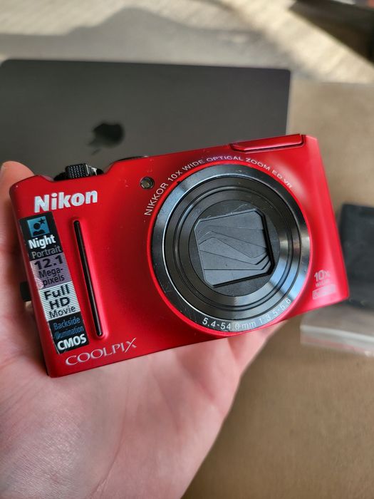 Nikon Coolpix S8100 red 12mp