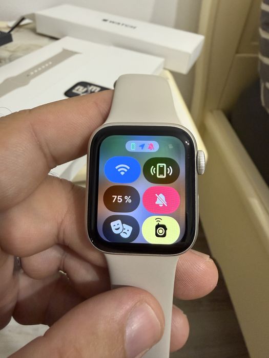 Apple Watch SE (2023) Starlight 40mm Band S/M