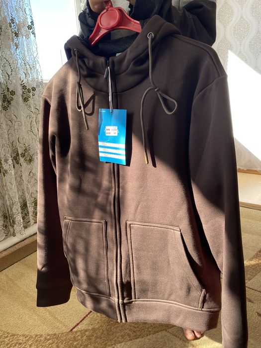 Продам спортивный костюм