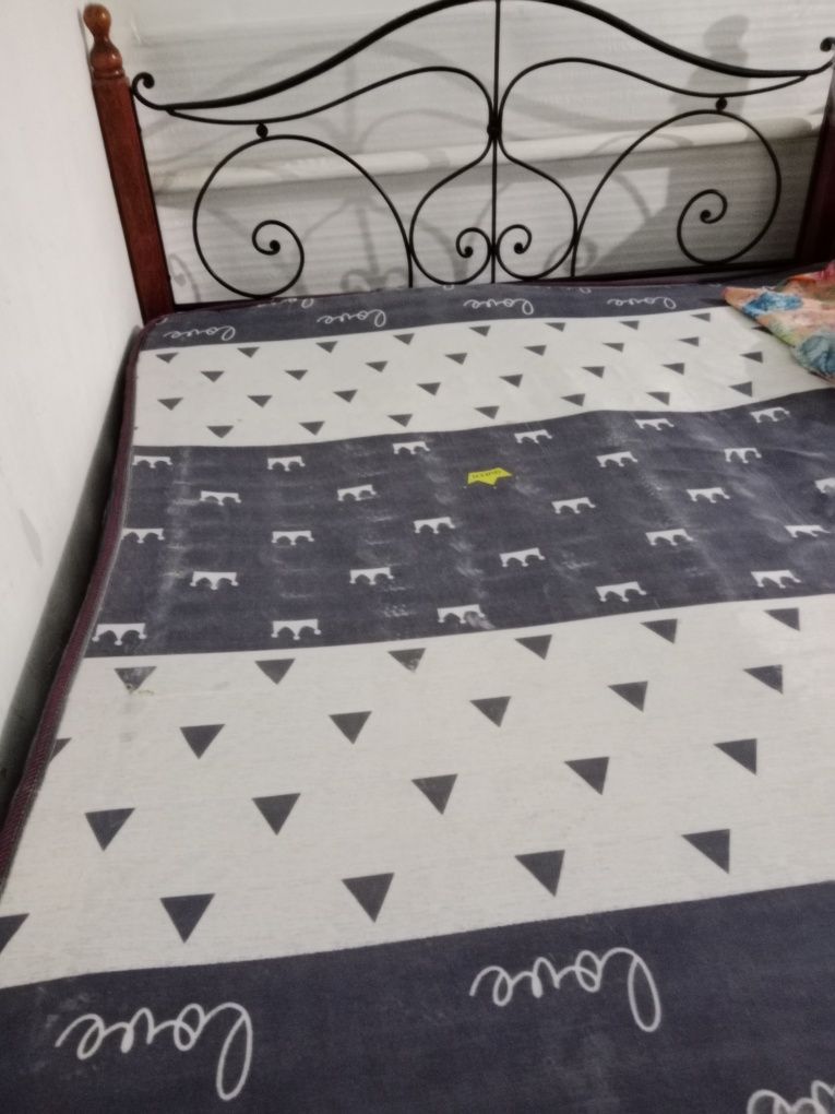 Продам матрас 2*2