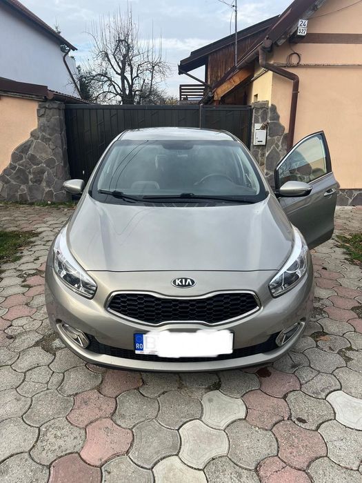 Kia Ceed 2015 • 1.6 Benzină  • 151k km • Stare foarte buna