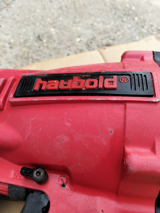 Pistol cuie Aer Naubold