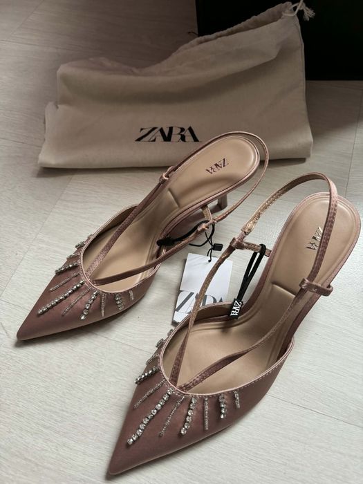 Нови обувки на ток Zara