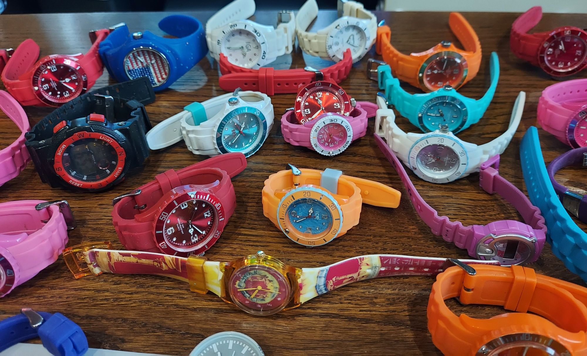 Oferta,lot ceasuri Germania 50 bucăți noi,Ice watch,tcm,quartz,silicon