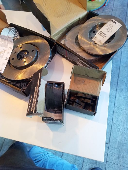 Discuri frana și pLacute ,fata/spate