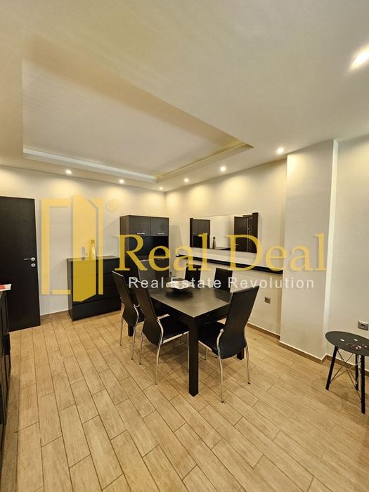 Дава се под наем Тристаен апартамент в София, Център - 90 кв.м за 1250 € - Снимка #2