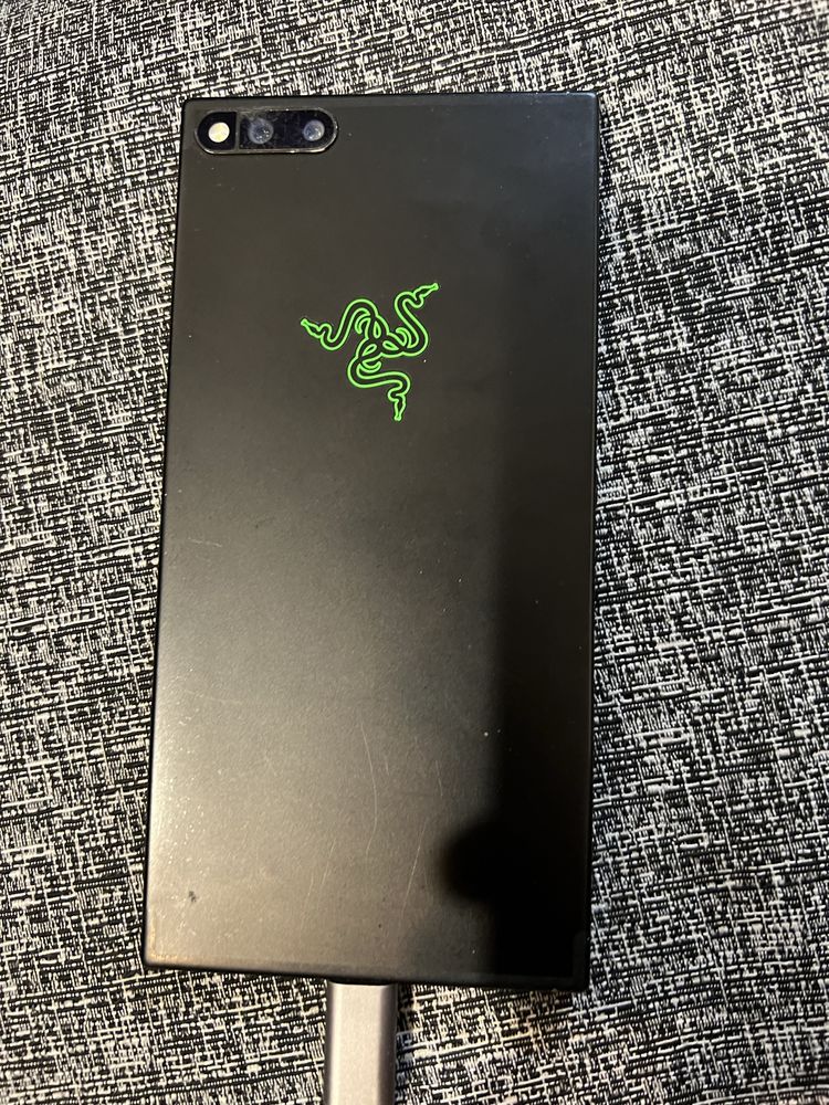 Razer phone 1 ca si consola