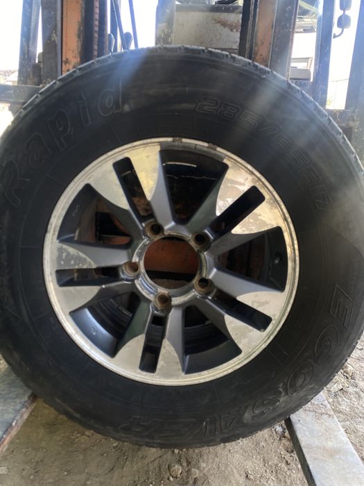 Продам диски с шиной для крузак 100ый