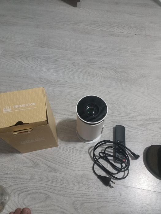 Продам проектр можно фильм смотреть можно в игры играть если джосттик