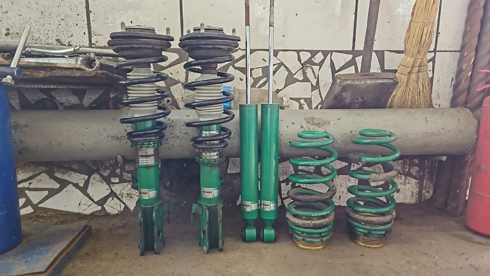 Продам стойки амортизатора