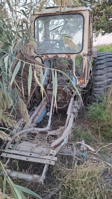 Трактор сотилади. Traktor sotiladi.