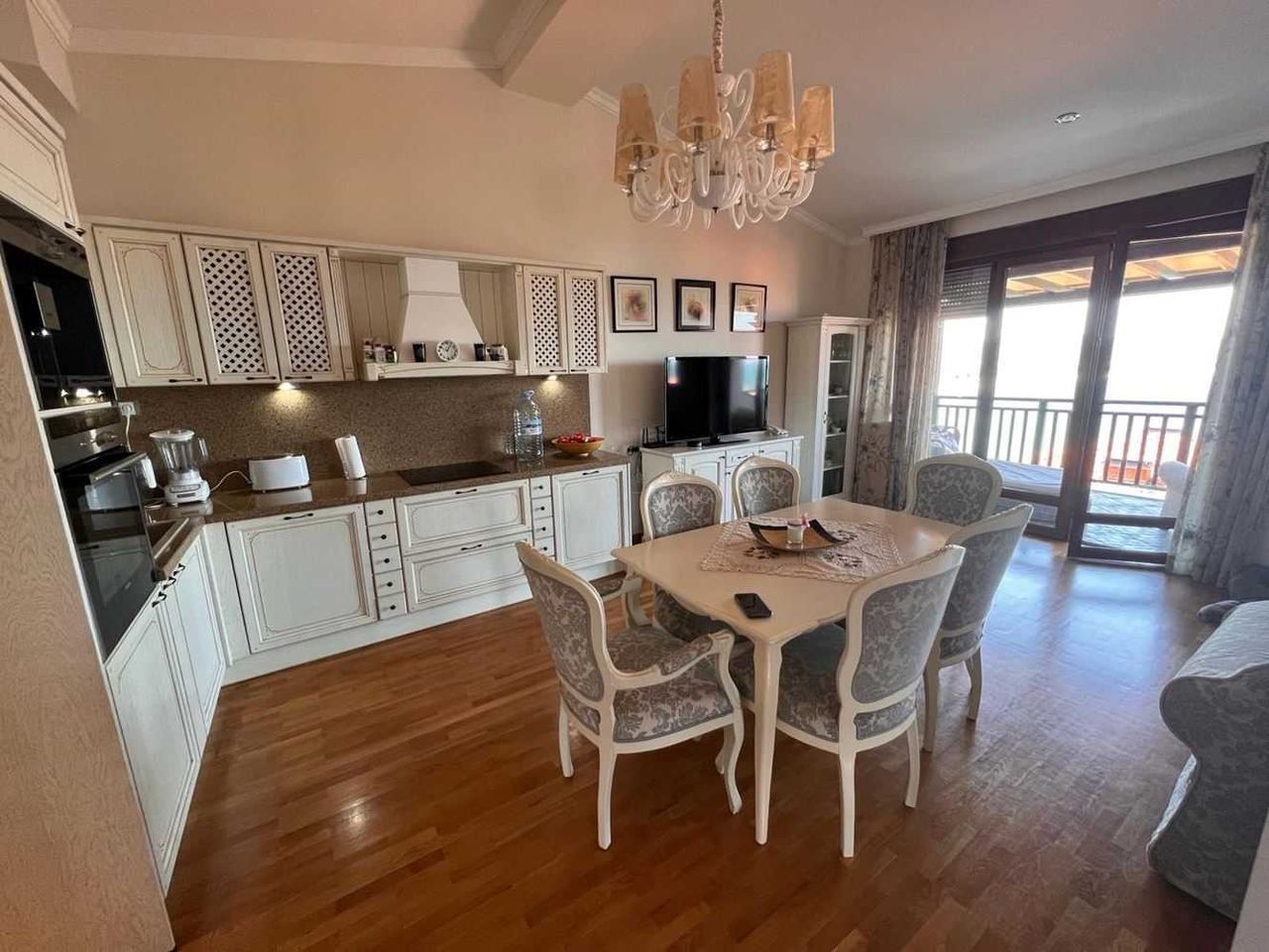Продава се Тристаен апартамент в Созопол - 114 кв.м за 2193 €/кв.м - Снимка #6