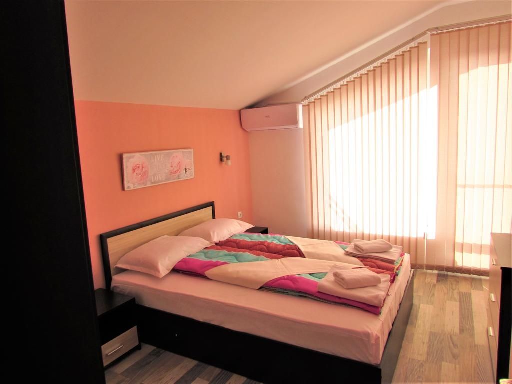 Предлагам апартамент за туристическа почивка в Созопол за сезон 2024