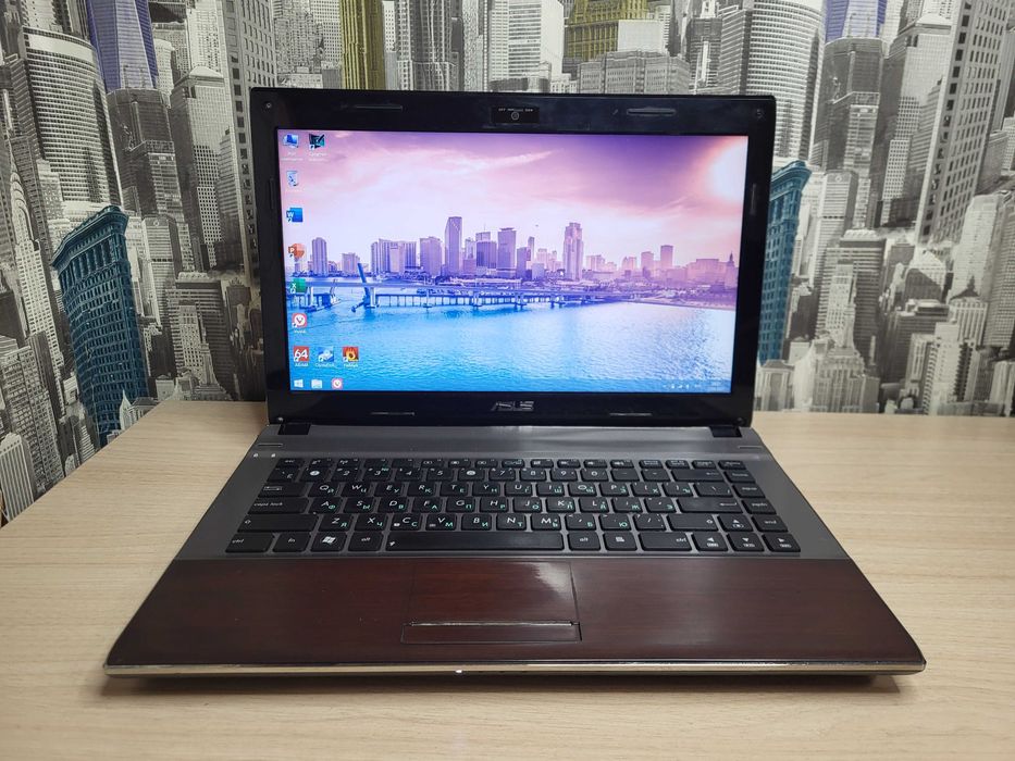 Asus i3. Батарею держит 2,5 часа