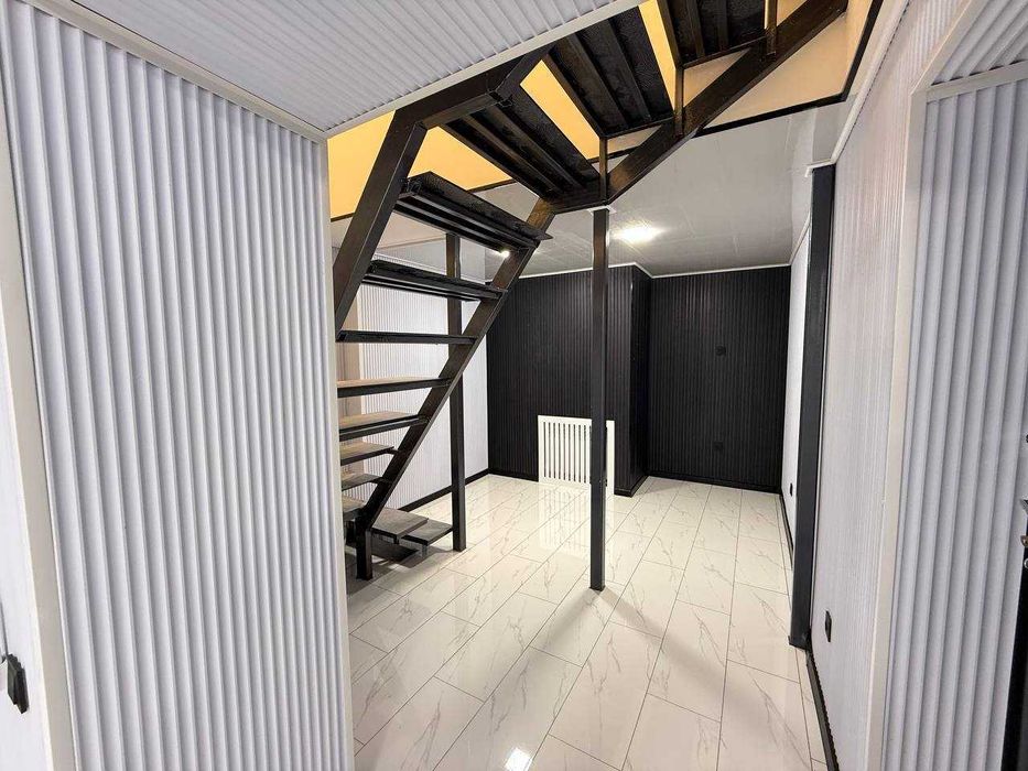 Коммерческое помещение в центре, Новомосковская. Первая линия