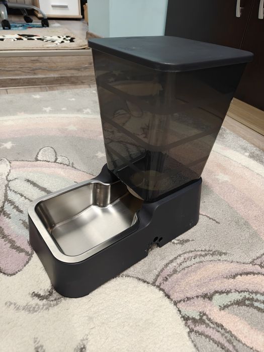 Диспенсър за вода или храна котка куче