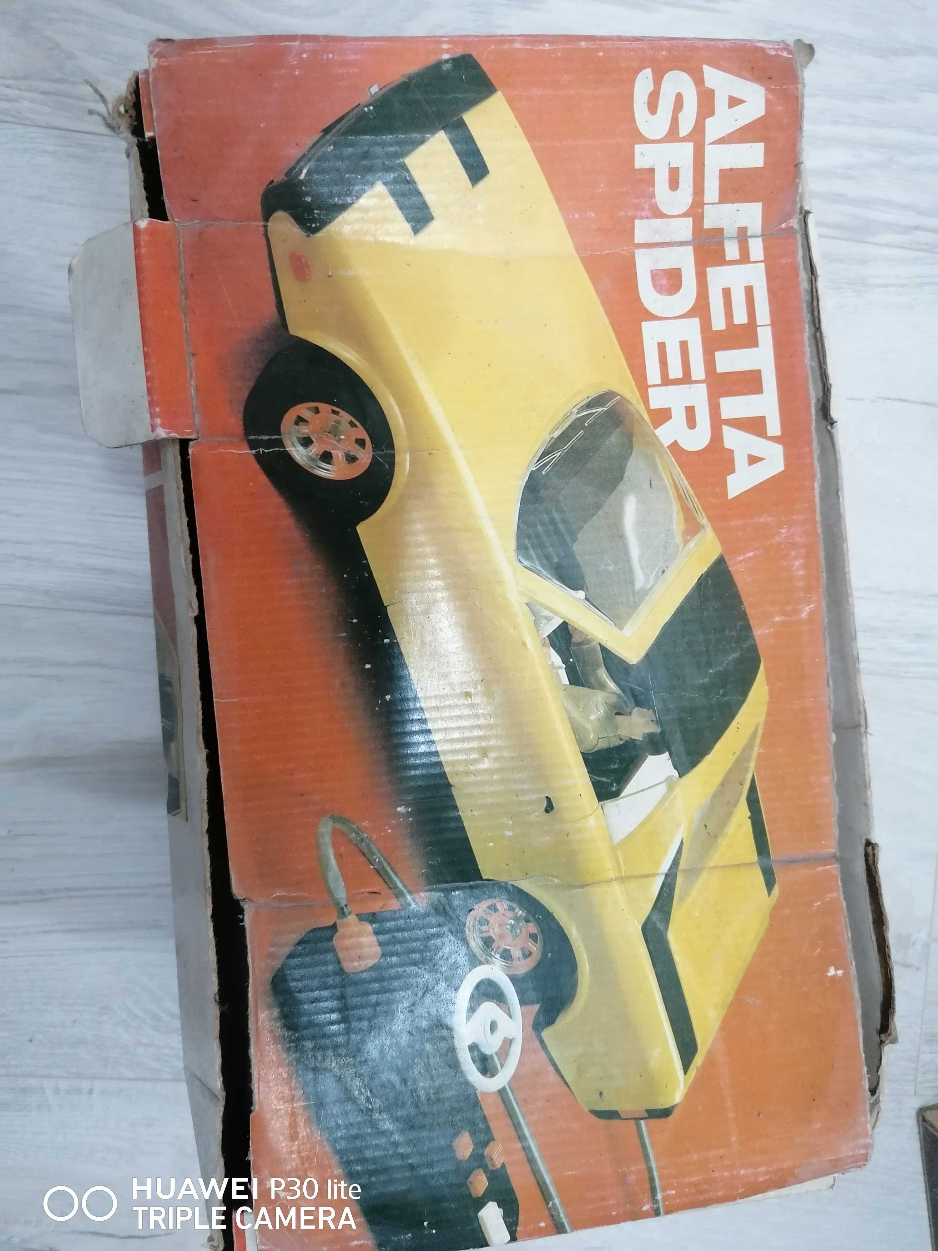 Vând jucărie veche Alfetta Sider cu telecomanda