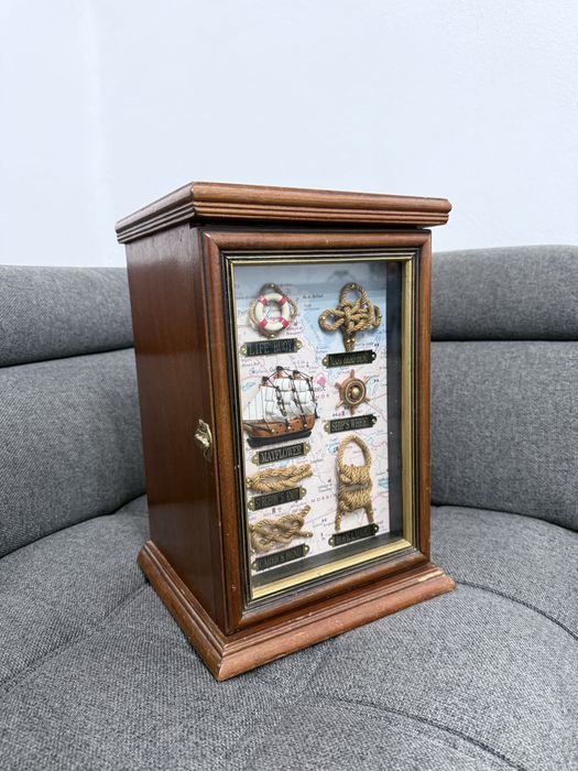Cutie decor cu noduri marinesti