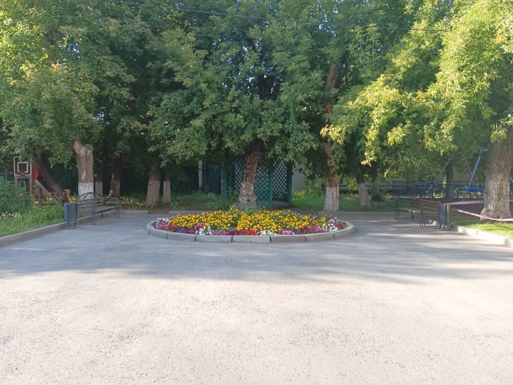 Продам 2 комнатную квартиру на Исиналиева 12