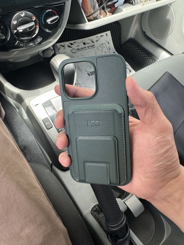 Чехол - chexol iphone 13 pro почти новые