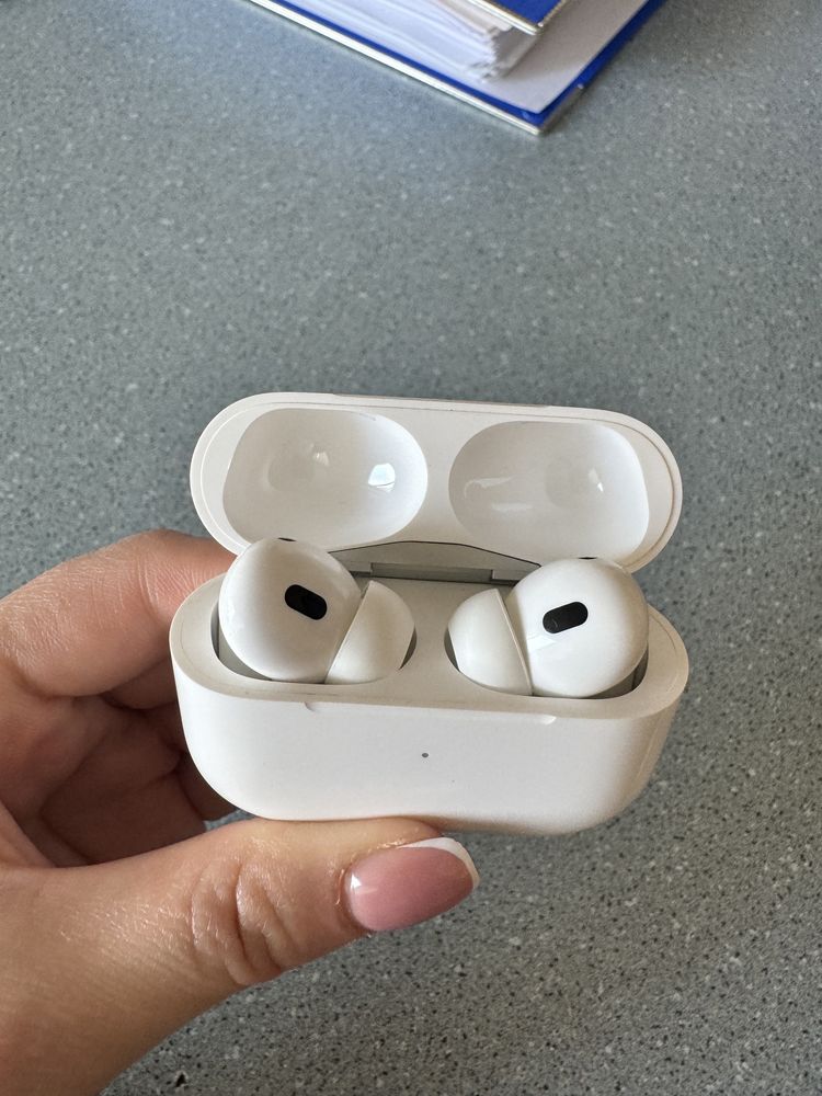 Наушники AirPods Pro