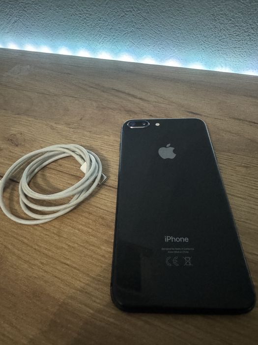 Vând iPhone 8 plus 64gb