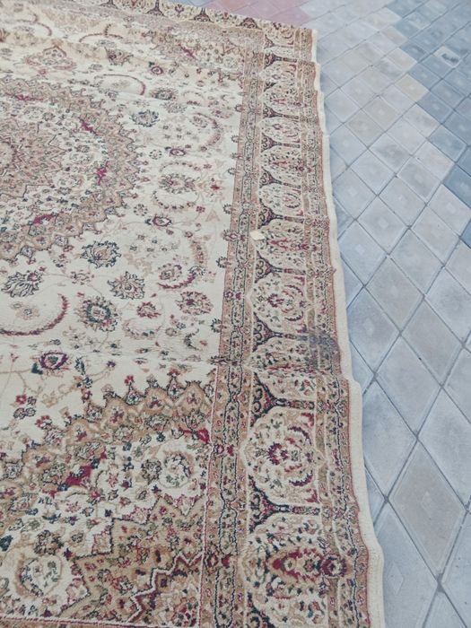 Продам ковер натуральный размер 3.5*2,5