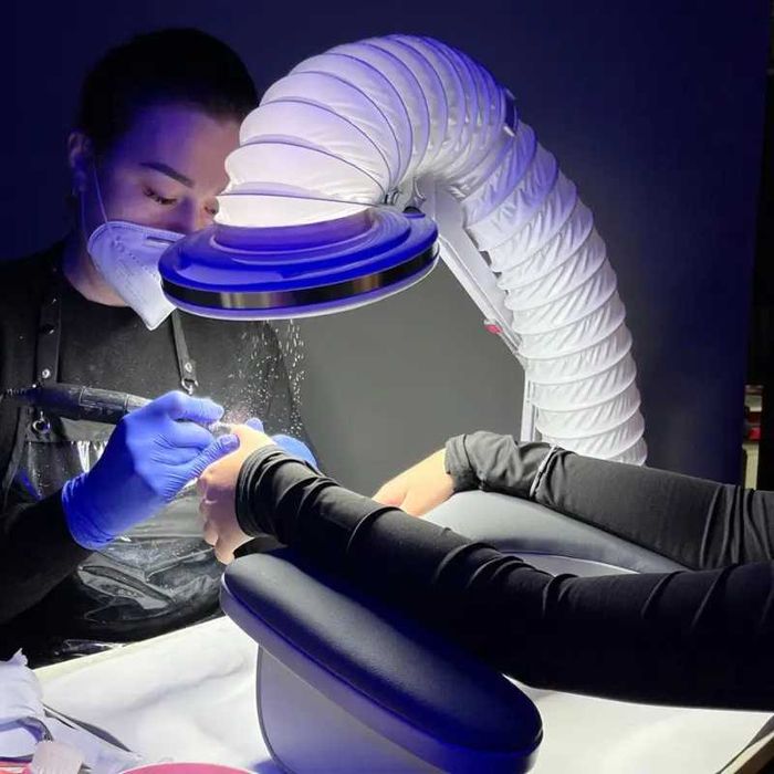 Aspirator  (extractor ) de praf pentru manichiură