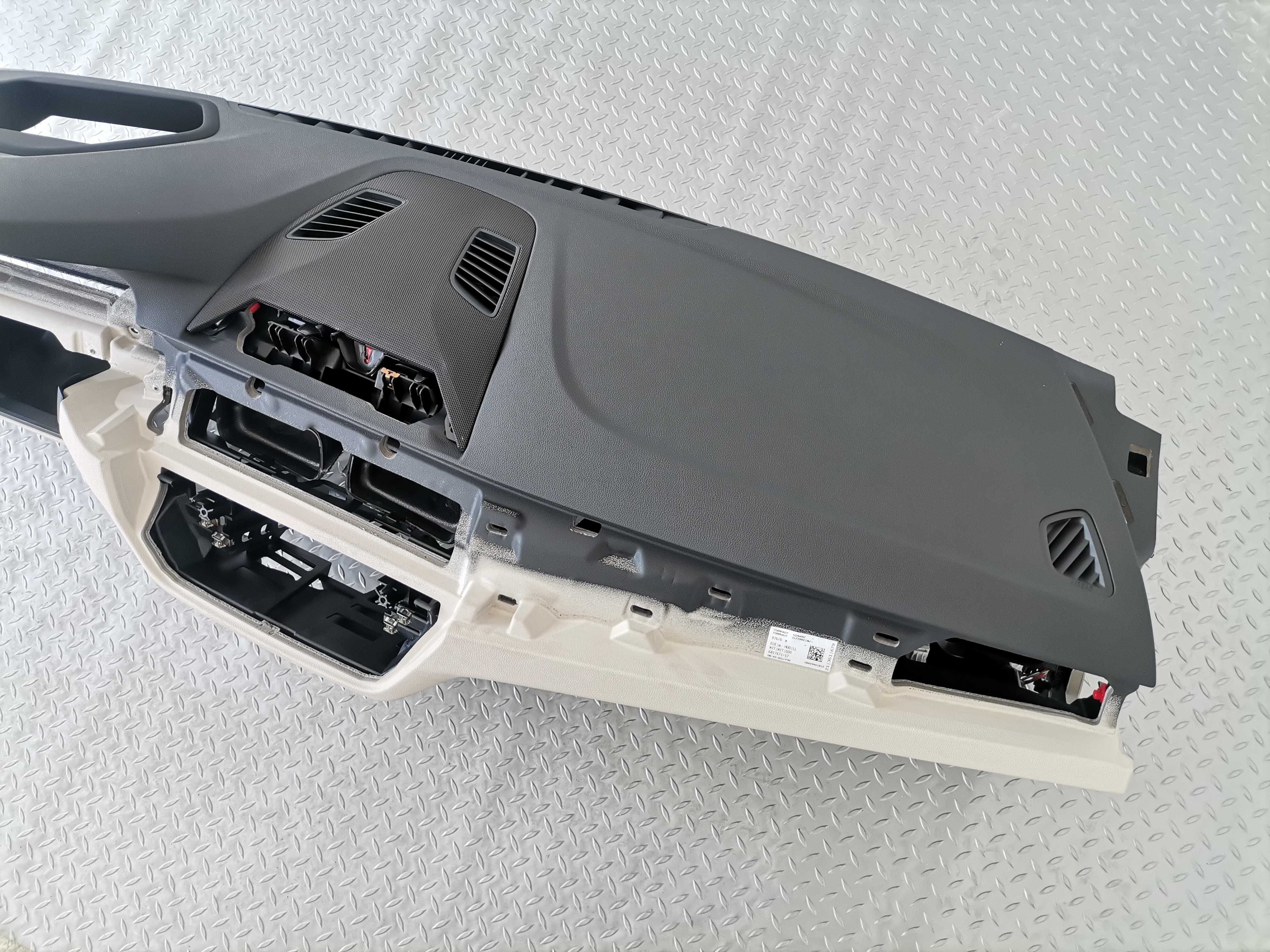Ново Табло BMW 5 G30 G31 Lci HUD Слонова кост гума