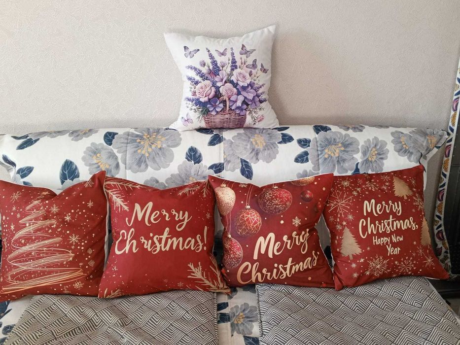 Подушки диванные с новогодним принтом