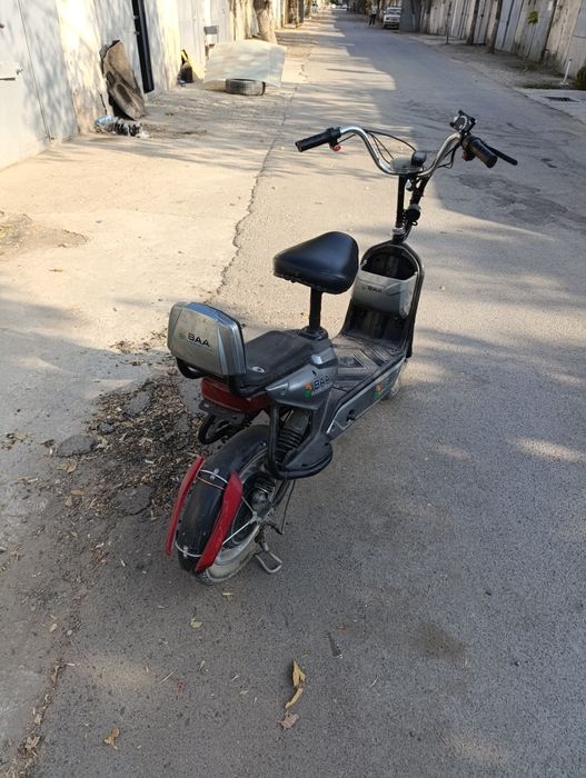 Электро скутер в хорошем состоянии.