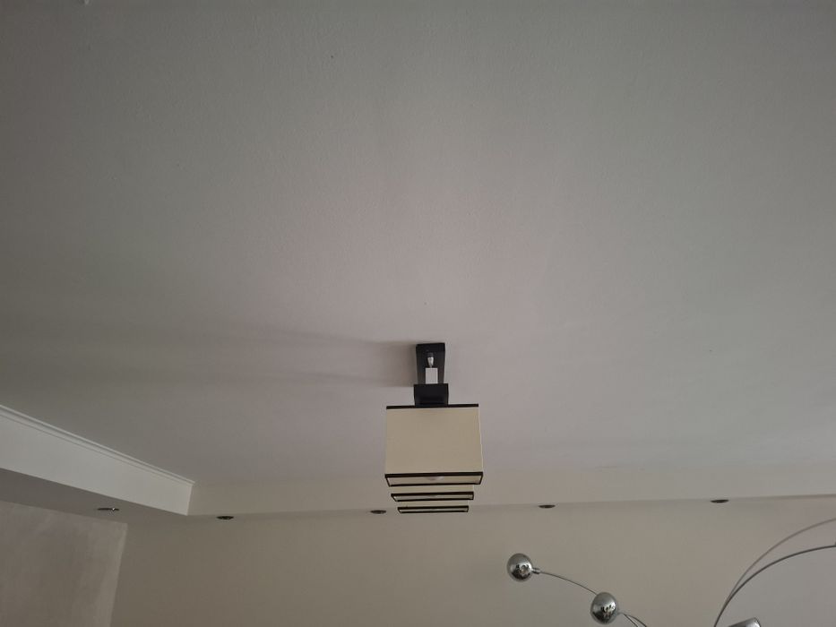 Vind 3 lustre toate sunt la felcu scheletul din lemn wenge