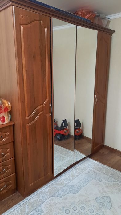 Продаётся срочно шкаф