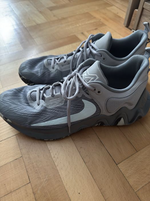 Nike giannis immortality 2