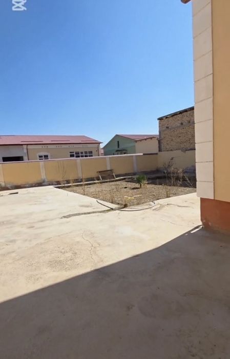 Kotej chet el fuqarolariga ijaraga beriladi. Navoiy sh. cho`tqarada